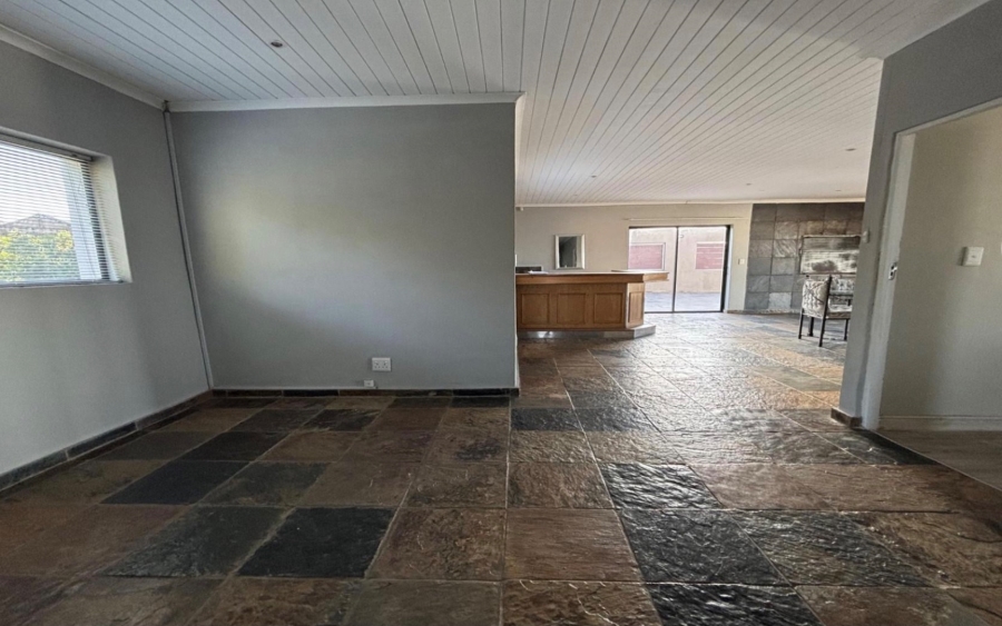 4 Bedroom Property for Sale in Humerail Eastern Cape